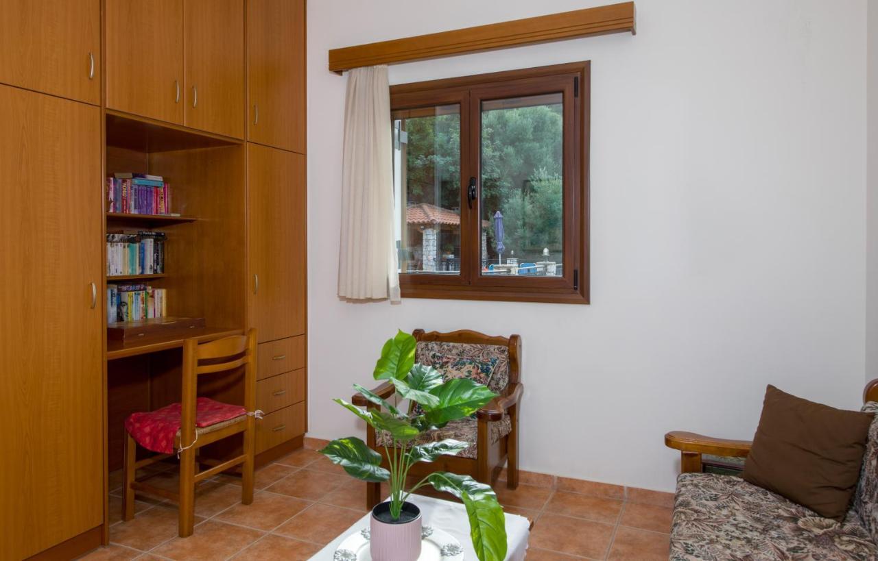 Villa Dimosthenis Stalós Extérieur photo